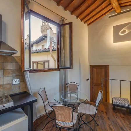 Bed & Breakfast Residenza D'epoca In Piazza Della Signoria 2*