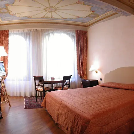 Residenza D'epoca In Piazza Della Signoria Bed & Breakfast 2*