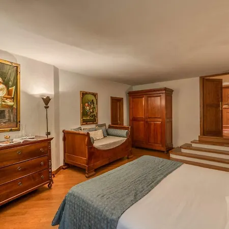 Bed & Breakfast Residenza D'epoca In Piazza Della Signoria 2*