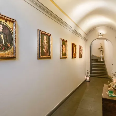 Residenza D'epoca In Piazza Della Signoria Bed & Breakfast 2*