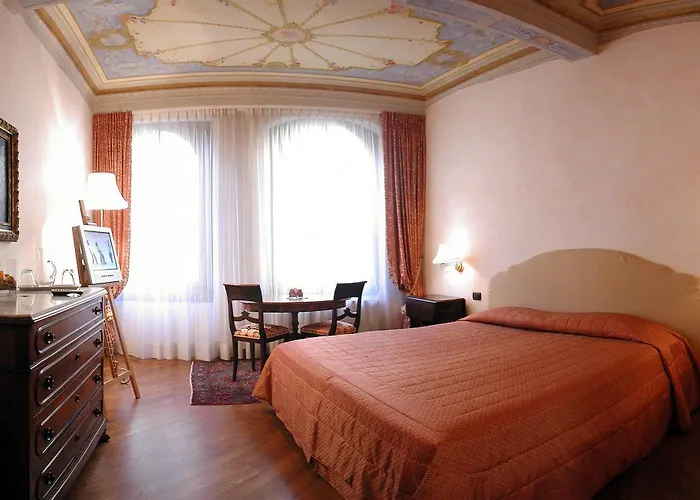 Residenza D'epoca In Piazza Della Signoria B&B 4*